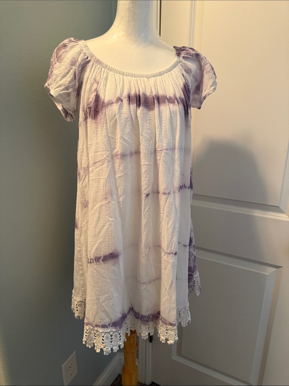 Women’s White & Purple Tie-Dye Short Sleeve Peasant Dress with Lace Hem